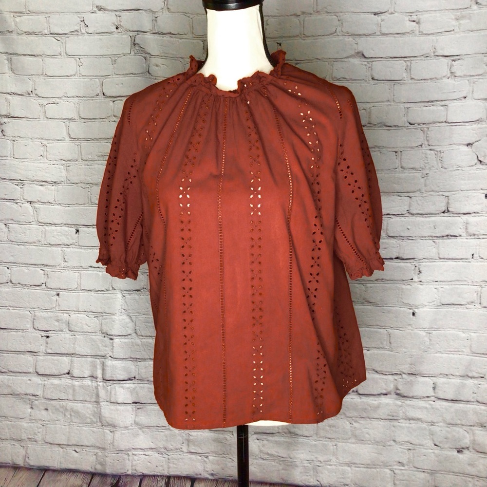 Universal Thread Rust Short Sleeve Eyelet Detail Cotton Top Medium